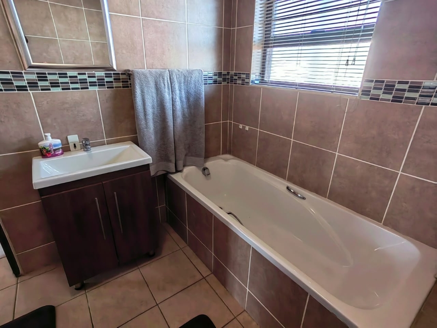 2 Bedroom Property for Sale in Die Bult North West